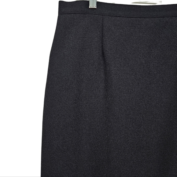 Sag Harbor Crepe Midi Skirt in Black, Vintage 90's - Picture 2 of 7